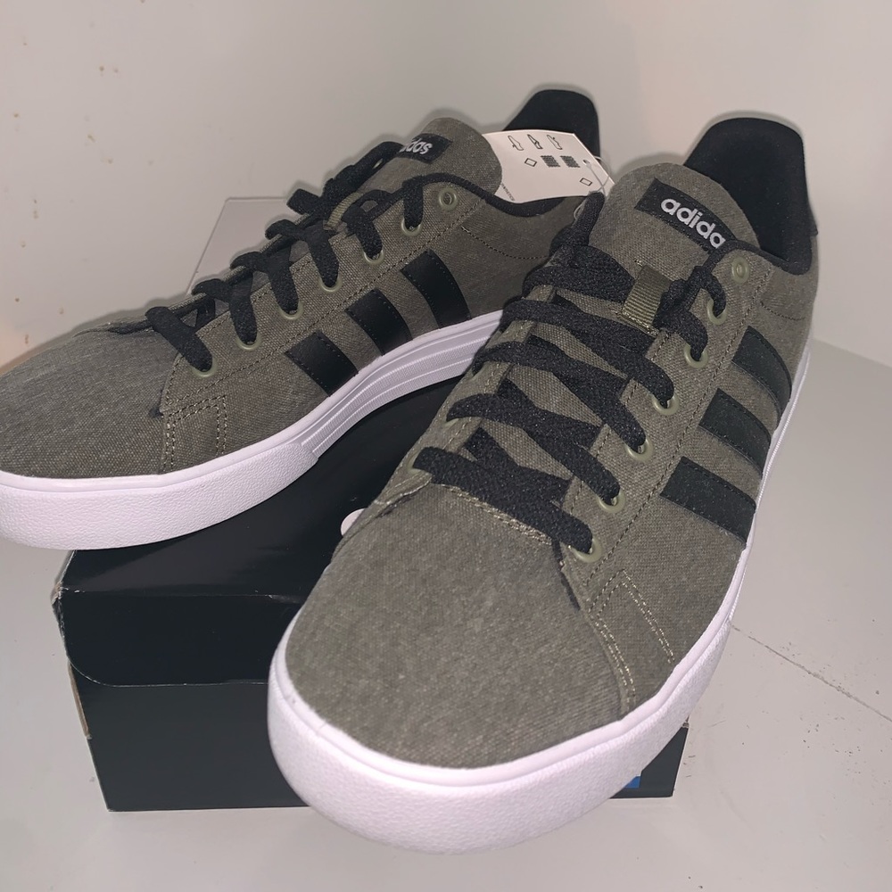 NWT Adidas Daily 2.0